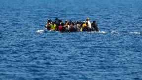 Stradalo šestoro migranata